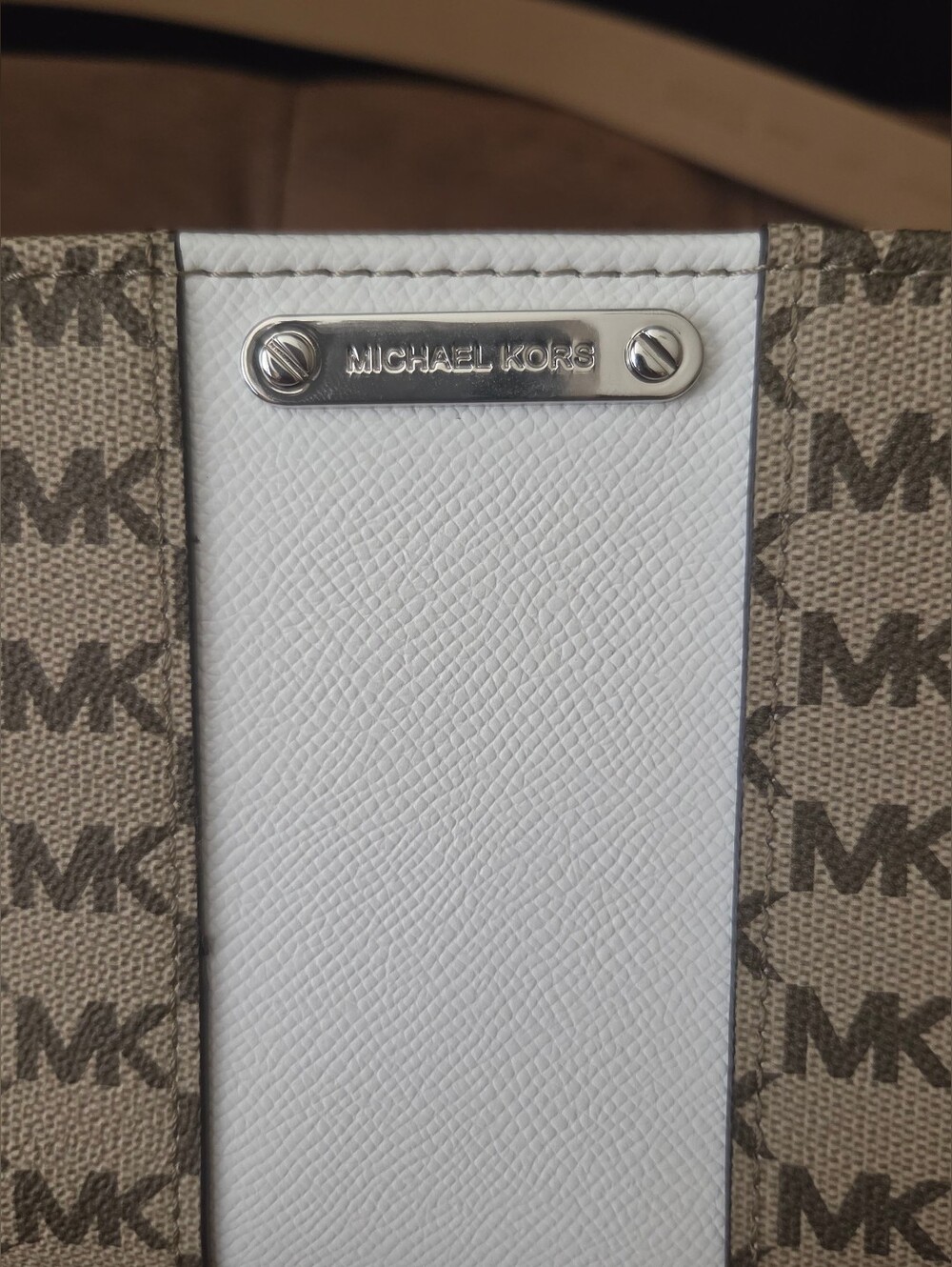 Michael Kors Beige And White Belt Bag ~ Size L/XL - Picture 2 of 9